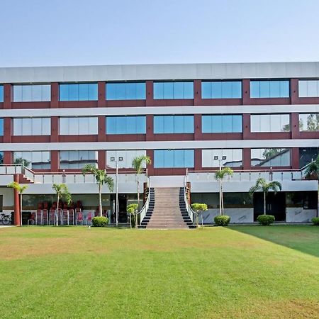 Hotel Oyo 62241 Swastik Garden Dhāmpur Zewnętrze zdjęcie