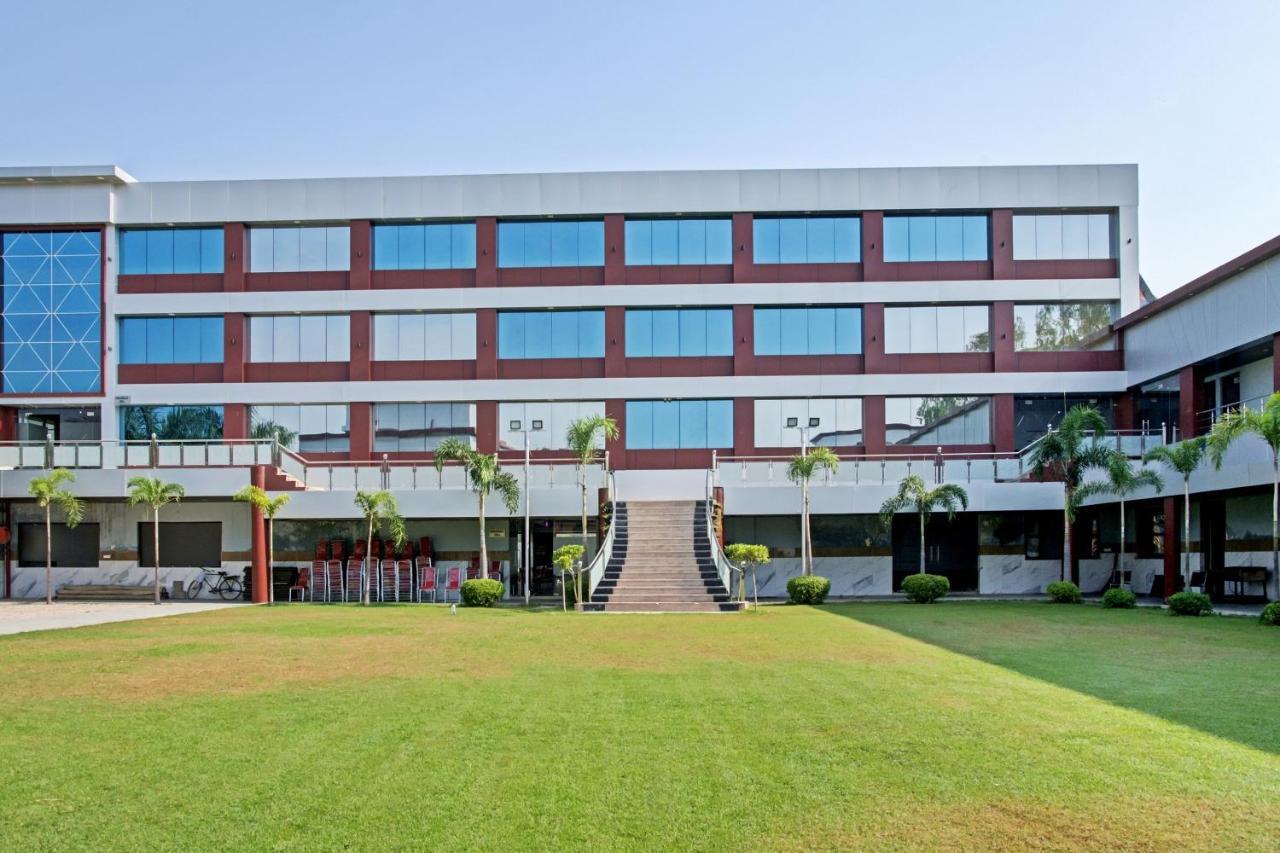 Hotel Oyo 62241 Swastik Garden Dhāmpur Zewnętrze zdjęcie